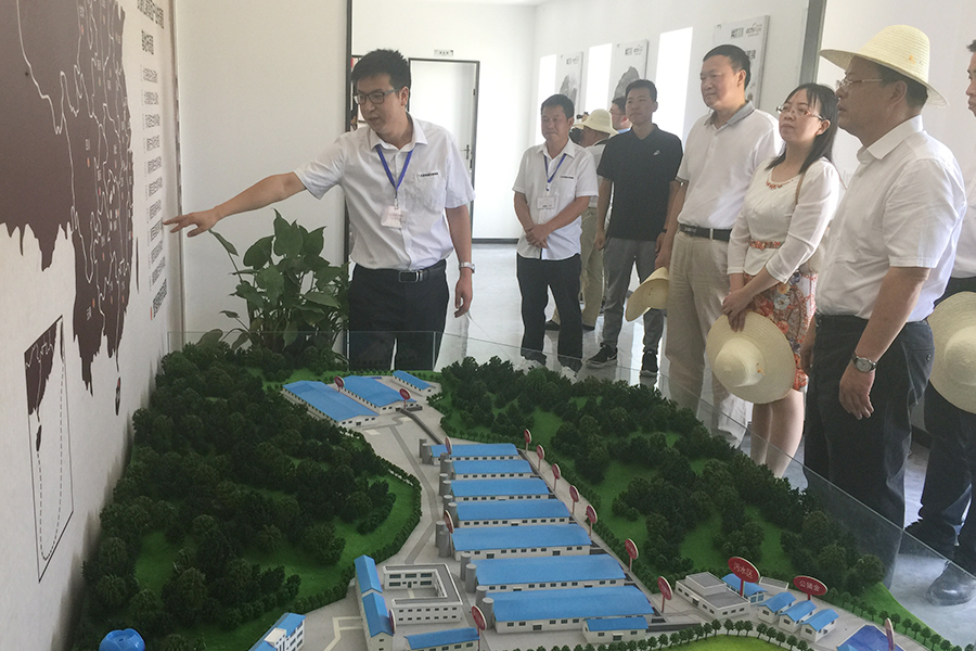 F:\2015-2018��OA�ļ� ���ӻ�ý�岥��ͼ���\2018-OA�ļ� ���ӻ�ý�岥��ͼ���\2018.07.31-���뵳У��У��������������б�����Դagׯ�м���\02.jpg