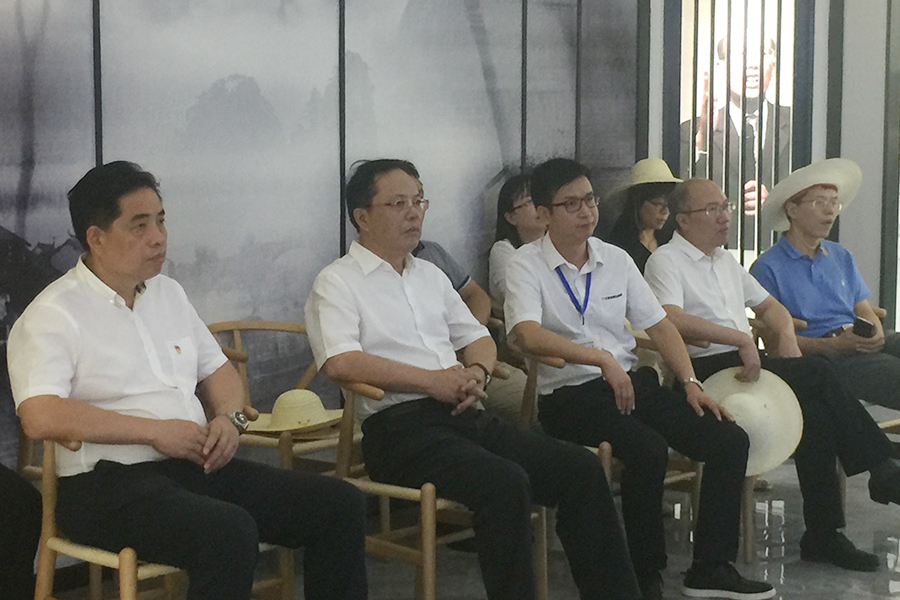 F:\2015-2018��OA�ļ� ���ӻ�ý�岥��ͼ���\2018-OA�ļ� ���ӻ�ý�岥��ͼ���\2018.07.31-���뵳У��У��������������б�����Դagׯ�м���\04.JPG